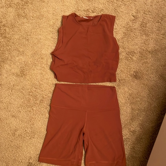 Aritzia Other - Aritzia: TNA action workout set